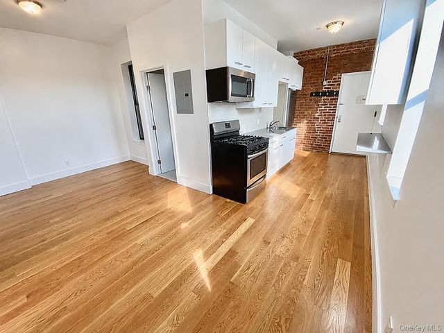 28-56 47th Street 3F, Astoria, NY 11103
