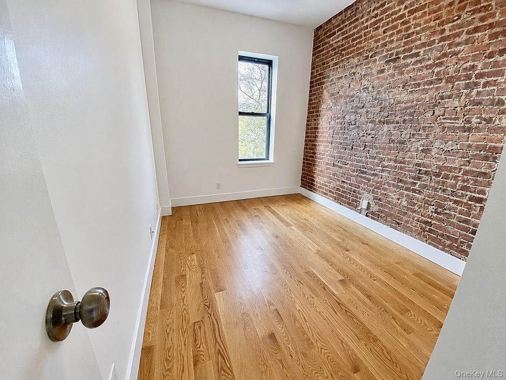 28-56 47th Street 3F, Astoria, NY 11103