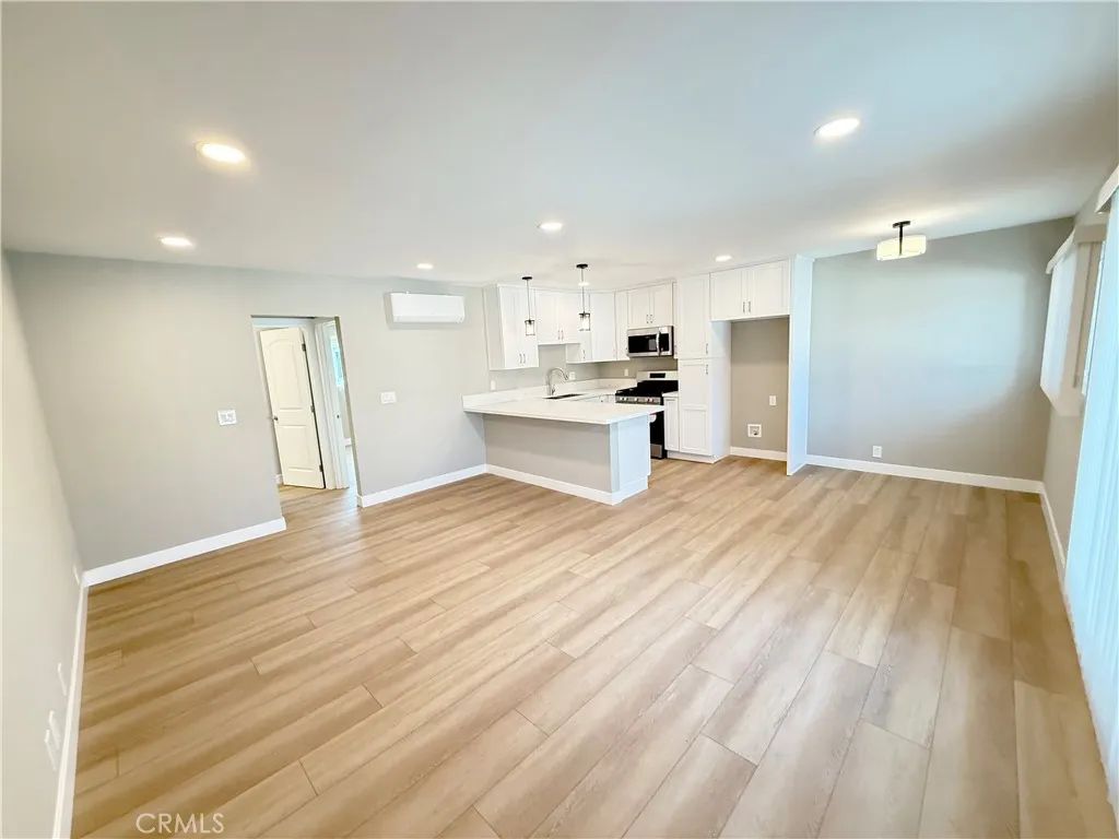 919 E Acacia Avenue L, Glendale, CA 91205