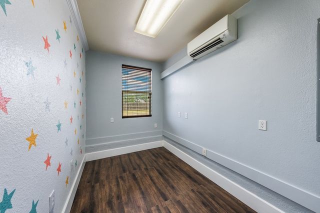 130 Rhum Rd, Kerrville, TX 78028