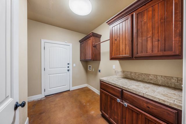 130 Rhum Rd, Kerrville, TX 78028