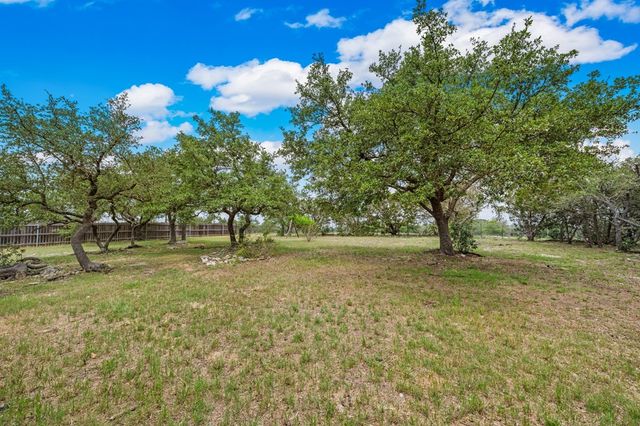 130 Rhum Rd, Kerrville, TX 78028