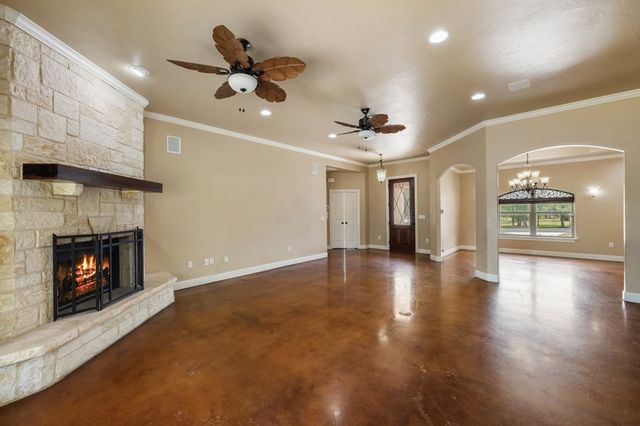 130 Rhum Rd, Kerrville, TX 78028