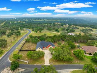 130 Rhum Rd, Kerrville, TX 78028