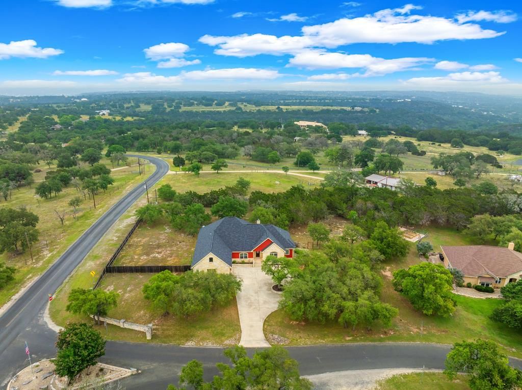 130 Rhum Rd, Kerrville, TX 78028