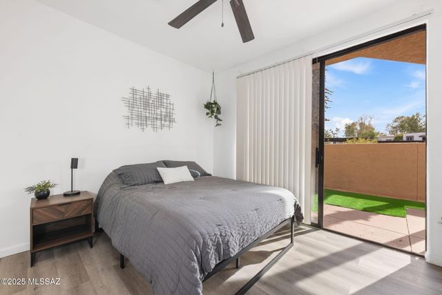 5675 N Camino Esplendora Apt 1103, Tucson, AZ 85718