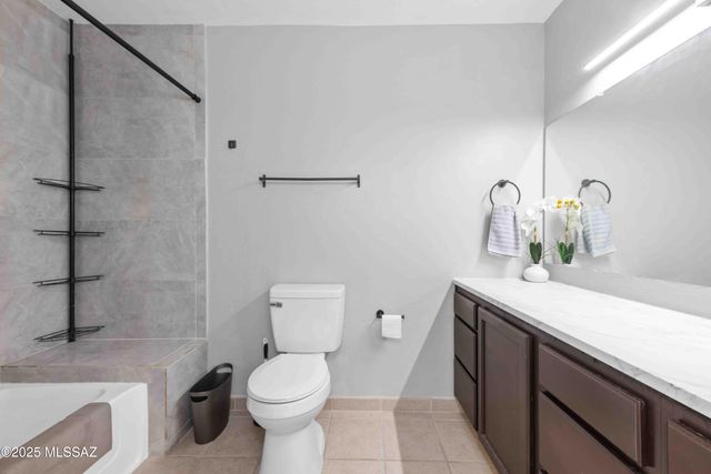 5675 N Camino Esplendora Apt 1103, Tucson, AZ 85718