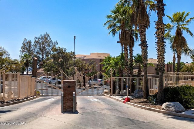 5675 N Camino Esplendora Apt 1103, Tucson, AZ 85718