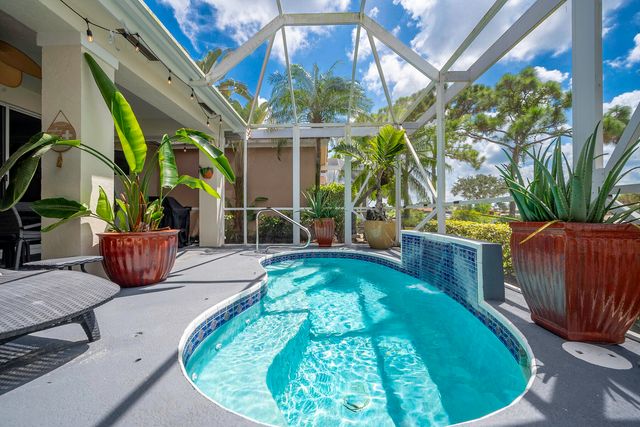 8193 Sandpiper Way, West Palm Beach, FL 33412