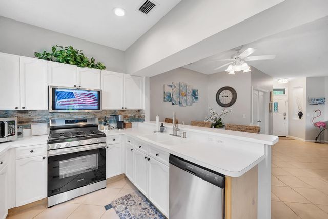 8193 Sandpiper Way, West Palm Beach, FL 33412