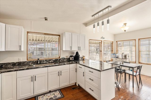 1181 E DEL RIO ST, Holladay, UT 84117