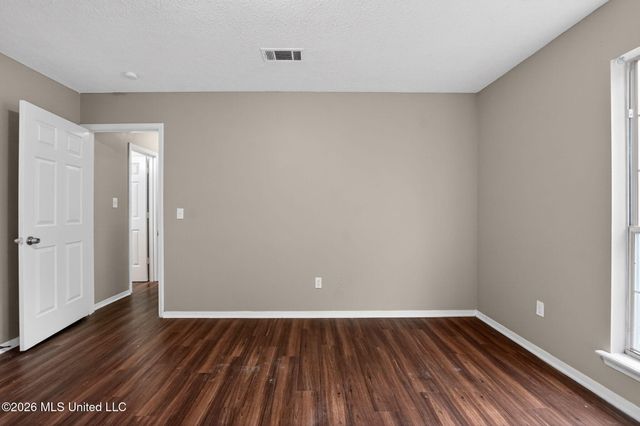 5528 Tiki, 5528, Jackson, MS 39212