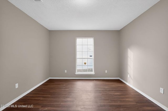 5528 Tiki, 5528, Jackson, MS 39212