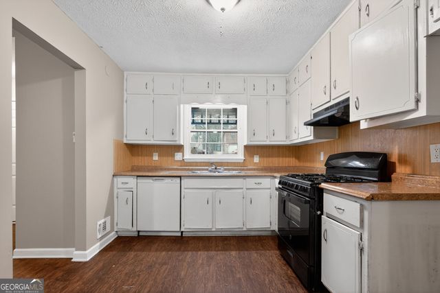 4064 Chedworth Way, Stone Mountain, GA 30083