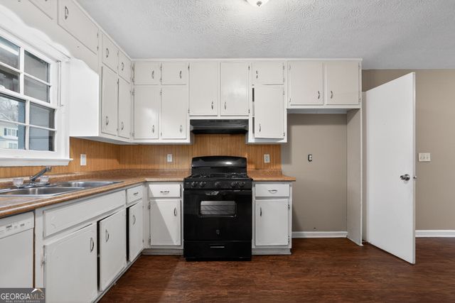 4064 Chedworth Way, Stone Mountain, GA 30083