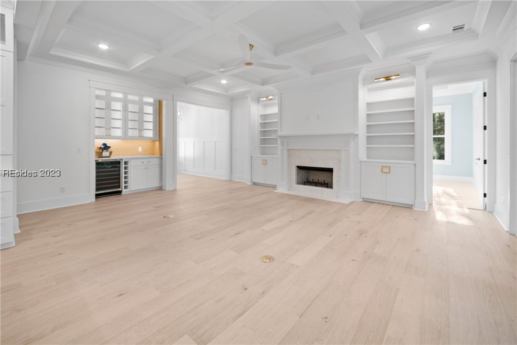 Image 10 of property listing at 304 Farnsleigh Ave, Bluffton, SC 29910