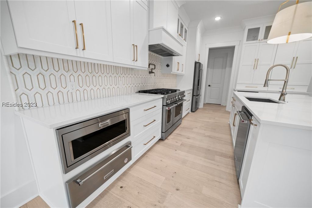 Image 14 of property listing at 304 Farnsleigh Ave, Bluffton, SC 29910