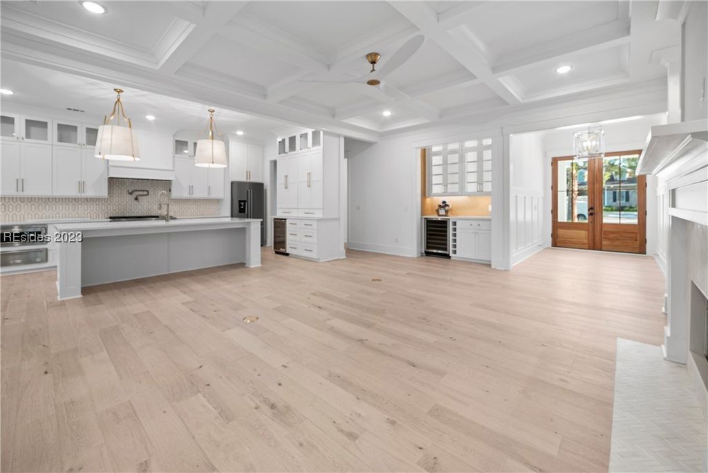 Image 9 of property listing at 304 Farnsleigh Ave, Bluffton, SC 29910