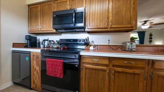 109 S Shaw Street, Tom Bean, TX 75489