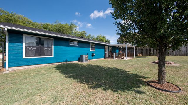 109 S Shaw Street, Tom Bean, TX 75489
