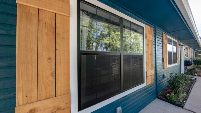 109 S Shaw Street, Tom Bean, TX 75489