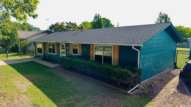109 S Shaw Street, Tom Bean, TX 75489