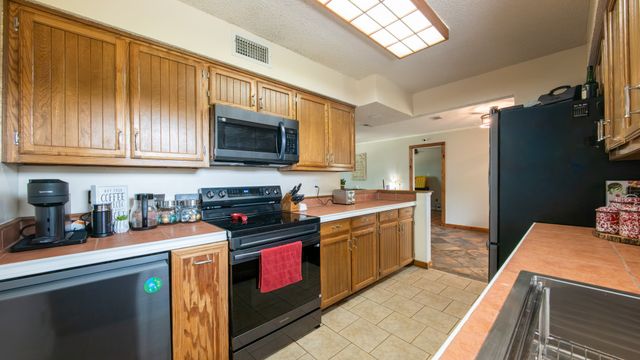 109 S Shaw Street, Tom Bean, TX 75489