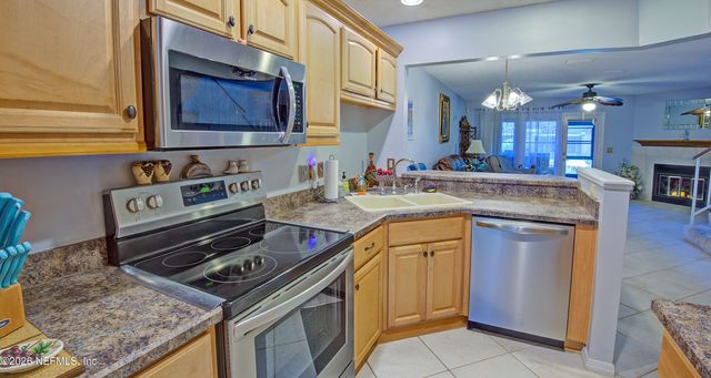 7623 BAYMEADOWS Circle W 2014, Jacksonville, FL 32256