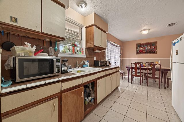 11303 Riderwood Drive, Houston, TX 77099