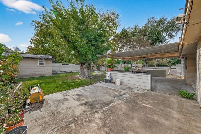 11303 Riderwood Drive, Houston, TX 77099