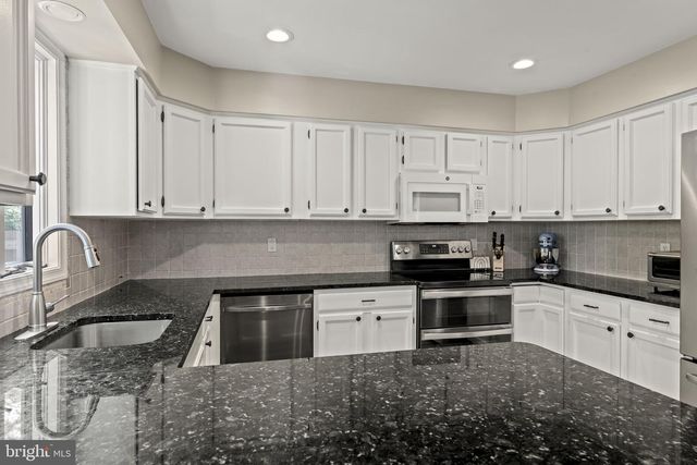 51 WOODMONT DR, Lawrence Township, NJ 08648