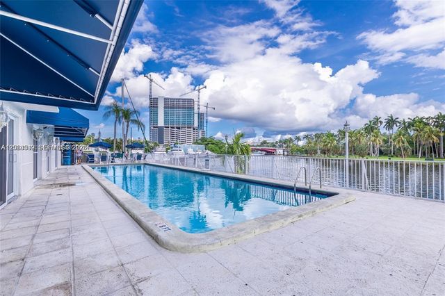 1740 NW N River Dr 419, Miami, FL 33125