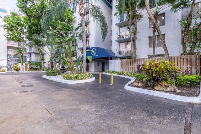1740 NW N River Dr 419, Miami, FL 33125