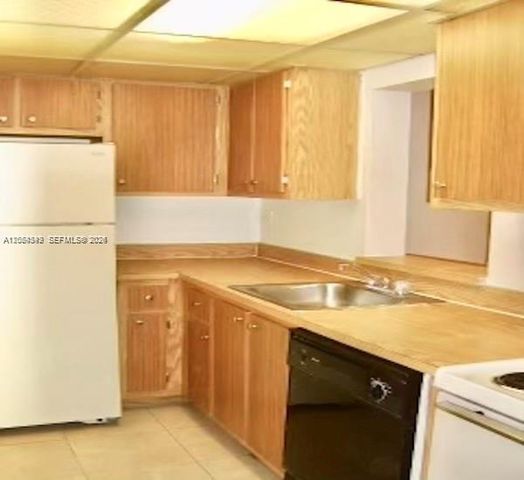 1740 NW N River Dr 419, Miami, FL 33125