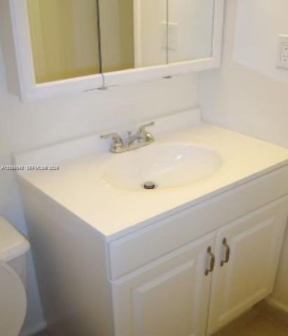 1740 NW N River Dr 419, Miami, FL 33125