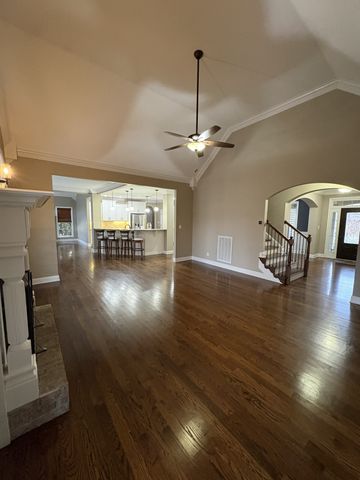 156 Copperstone Dr, Clarksville, TN 37043