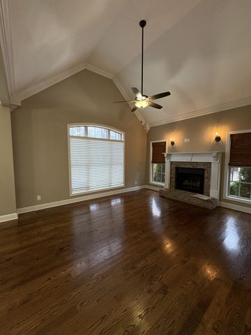 156 Copperstone Dr, Clarksville, TN 37043