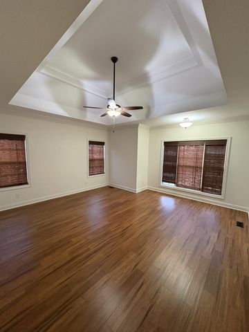 156 Copperstone Dr, Clarksville, TN 37043