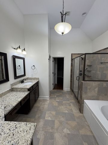 156 Copperstone Dr, Clarksville, TN 37043