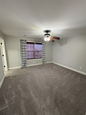 156 Copperstone Dr, Clarksville, TN 37043