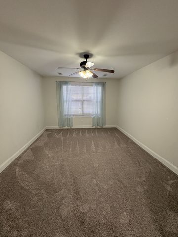 156 Copperstone Dr, Clarksville, TN 37043