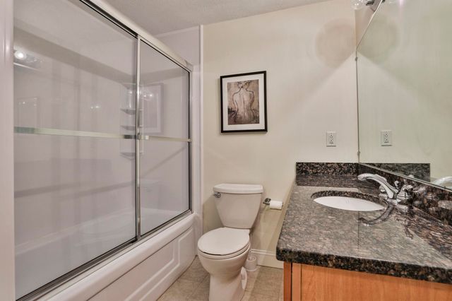 4-211 Heritage Village Drive, Nashua, NH 03062