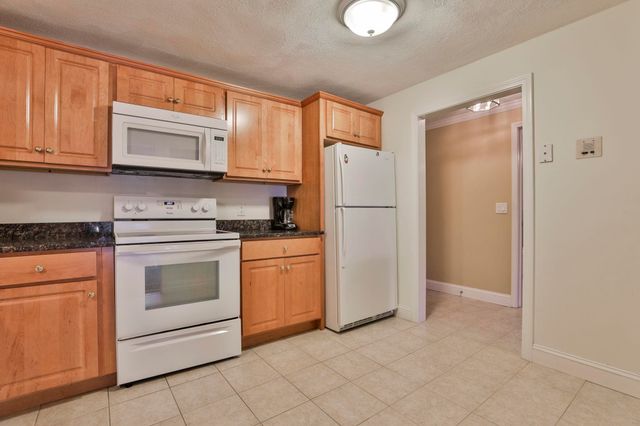 4-211 Heritage Village Drive, Nashua, NH 03062