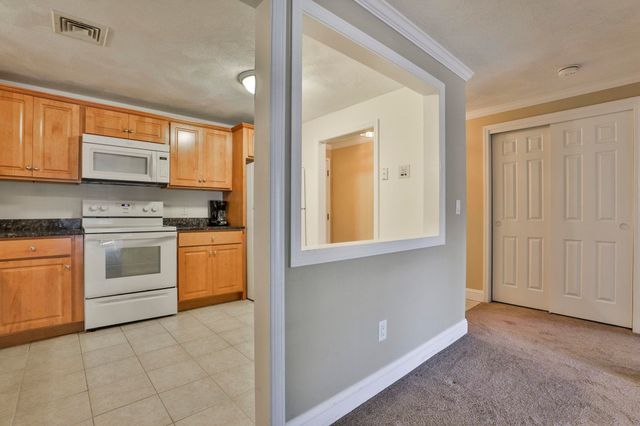 4-211 Heritage Village Drive, Nashua, NH 03062