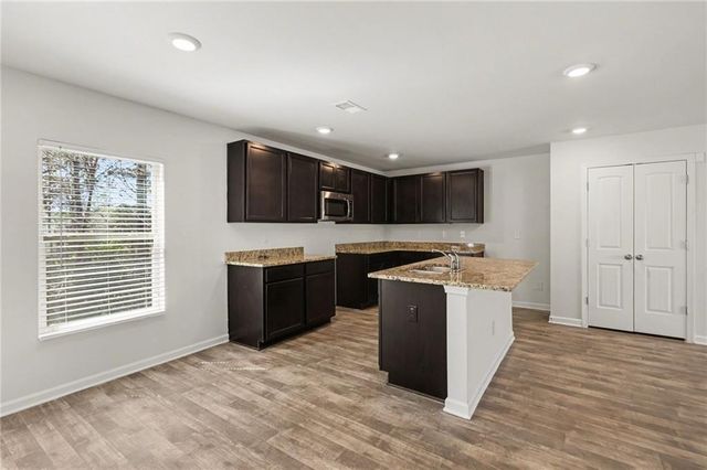 6506 Beaver Creek Trail, Atlanta, GA 30349