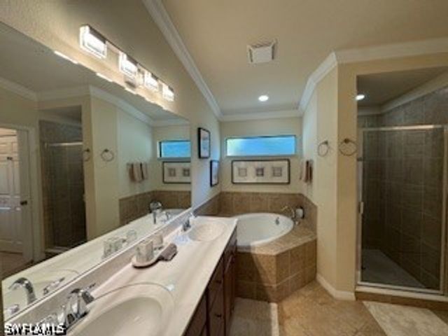 9844 Venezia CIR 721, Naples, FL 34113