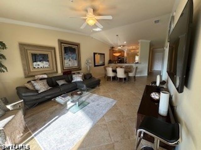 9844 Venezia CIR 721, Naples, FL 34113