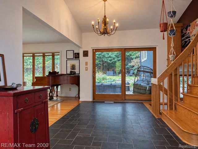 4789 Pickering Road, Bloomfield Charter Township, MI 48301