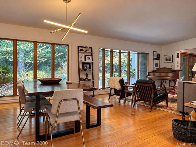 4789 Pickering Road, Bloomfield Charter Township, MI 48301