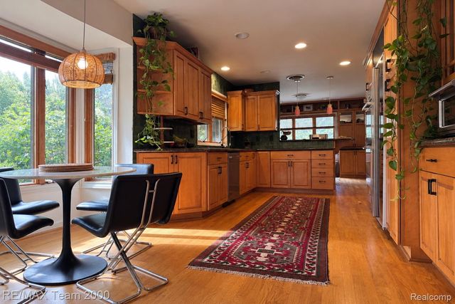 4789 Pickering Road, Bloomfield Charter Township, MI 48301